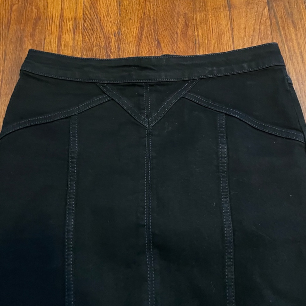 Marc Jacobs Black Denim Knee Length Pencil Skirt Size 2 - Picture 2 of 6